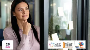 A gauche de l'image, dans un bureau, jeune femme aux cheveux longs bruns, en position debout, qui s'interroge avec main sous le menton, et regard au loin. En bas, &agrave; droite, logos des organisateurs.